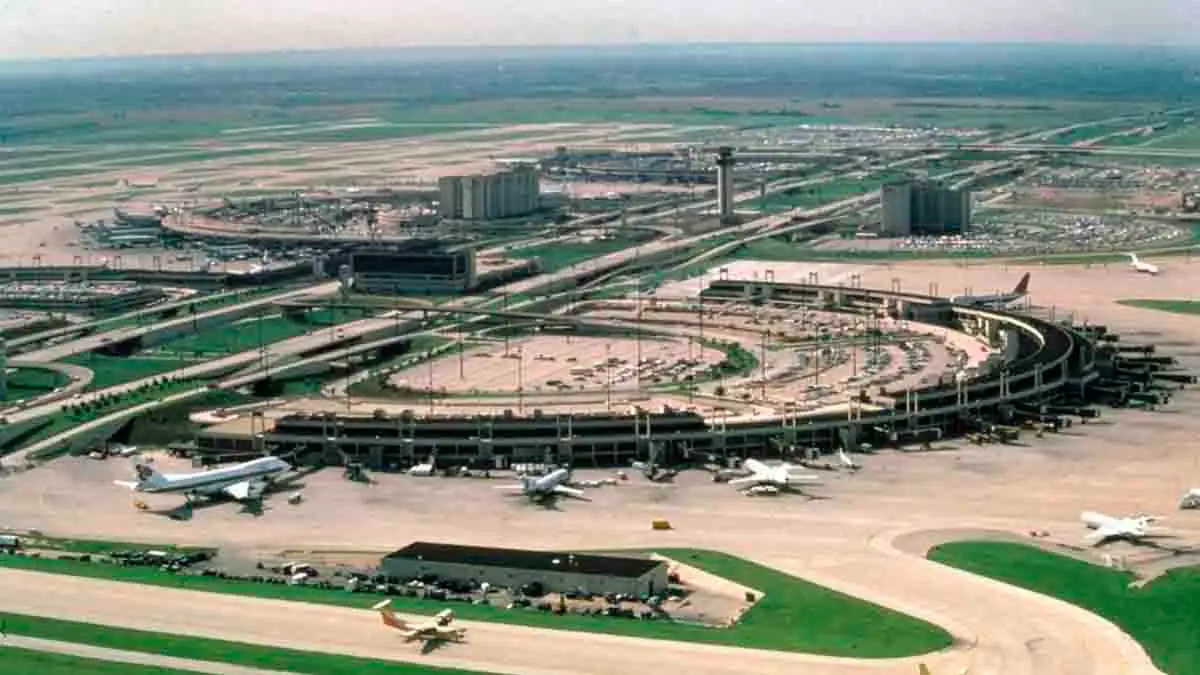 AEROPUERTO DFW 50 AÑOS