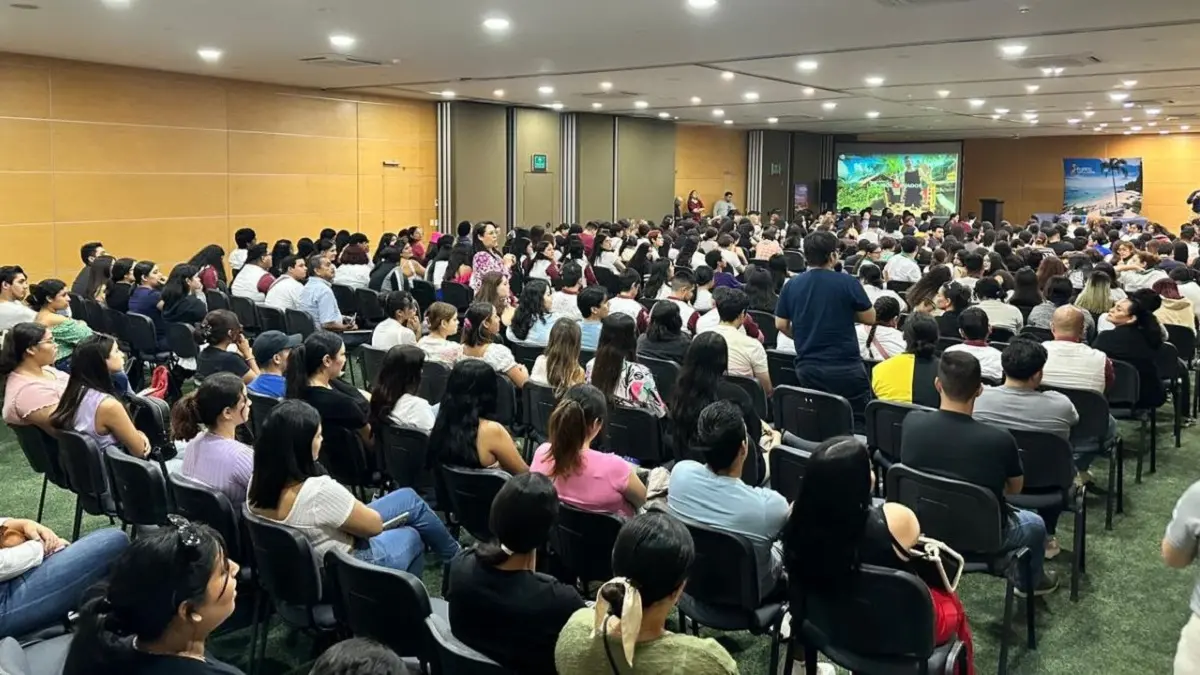 Encuentro jóvenes y profesionales del turismo