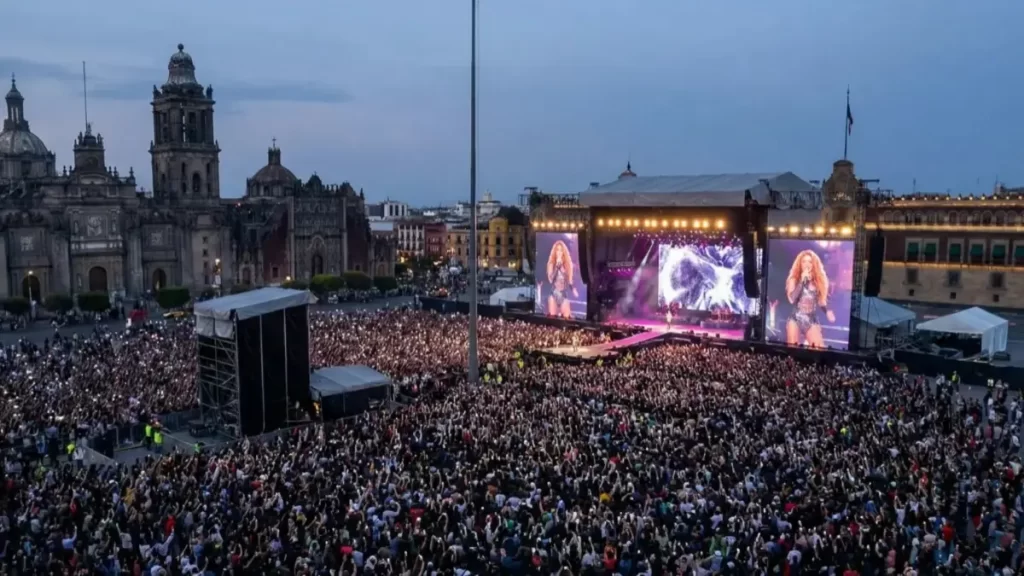 Shakira en el Zócalo