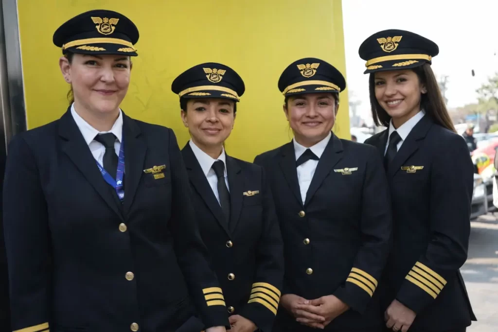mujeres en la aviación