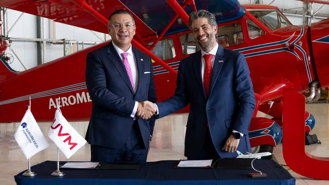 UVM y Aeroméxico Formación
